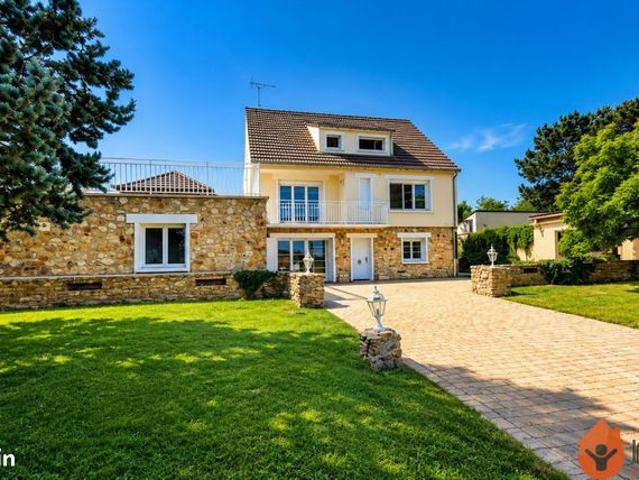 Maison 9 pièces 295 m²
