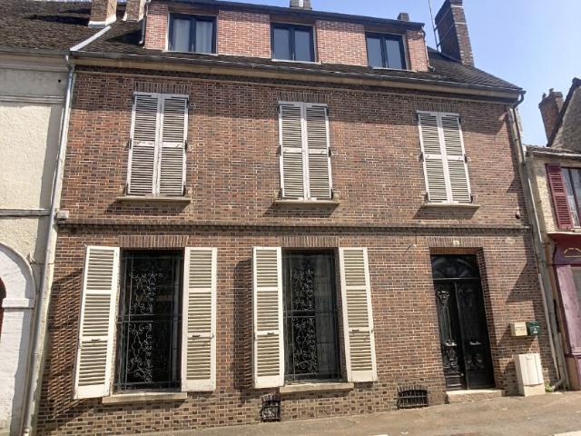 Maison 9 pièces 295 m²