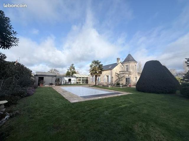 Maison 9 pièces 296 m²