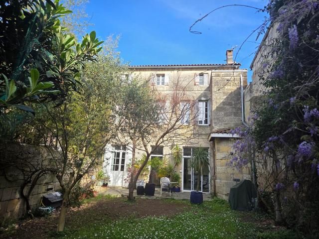 Maison 9 pièces 296 m²