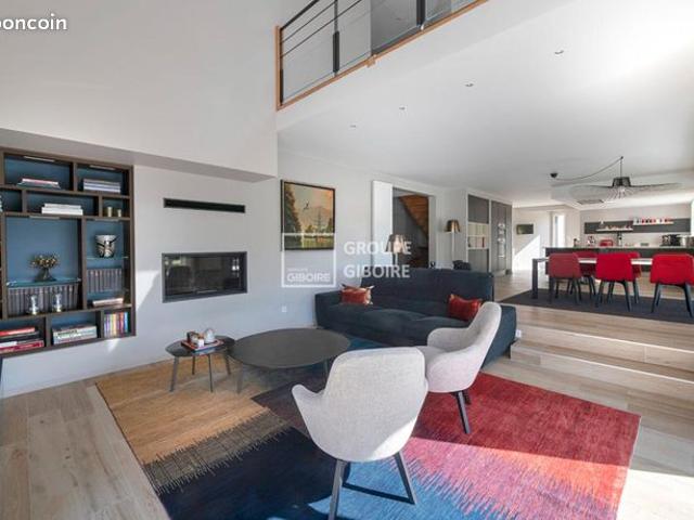 Maison 9 pièces 296 m²