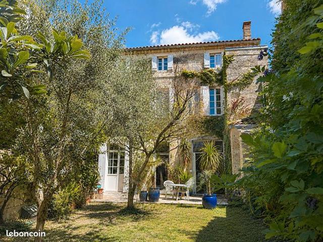 Maison 9 pièces 296 m²