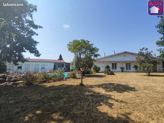Maison 9 pièces 297 m²