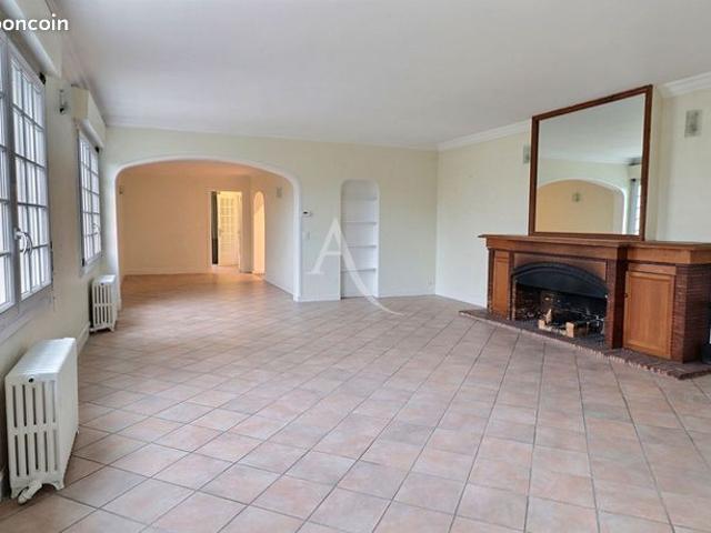 Maison 9 pièces 298 m²