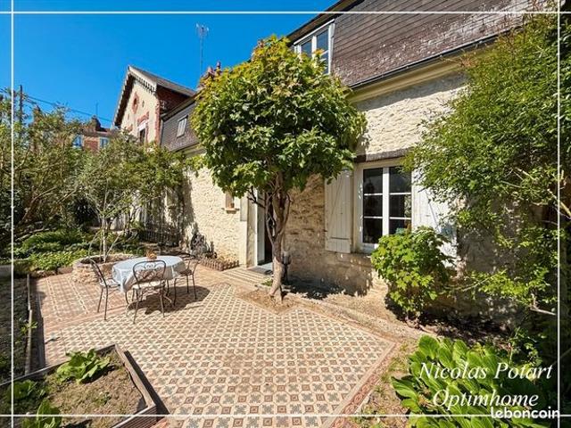 Maison 9 pièces 298 m²
