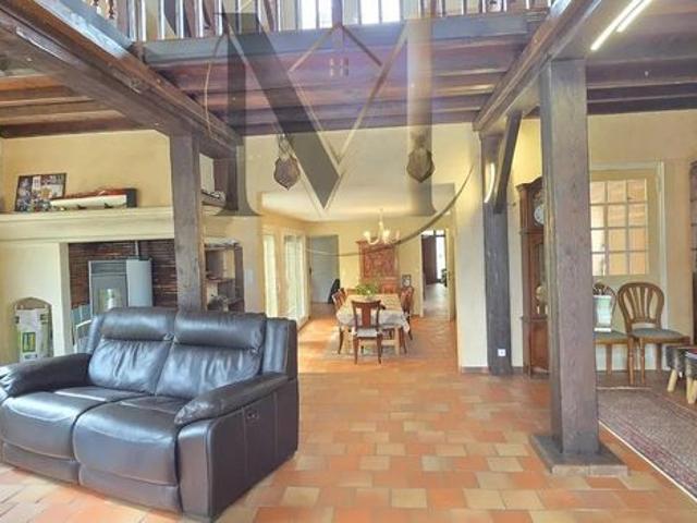 Maison 9 pièces 299 m²