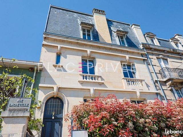 Maison 9 pièces 290 m²
