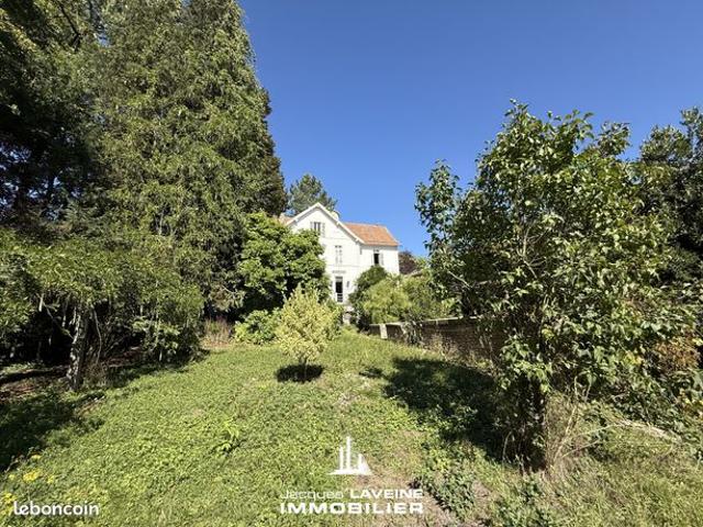 Maison 9 pièces 290 m²