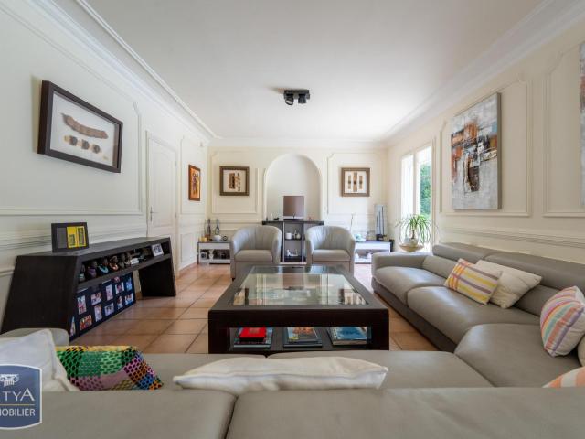 Maison 9 pièces 290 m²