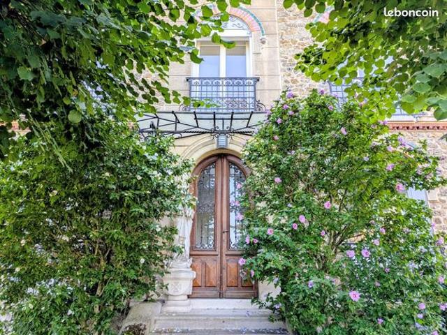 Maison 9 pièces 290 m²