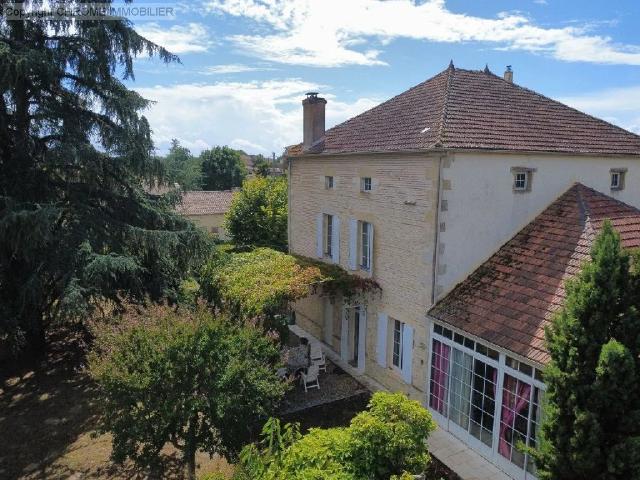 Maison 9 pièces 290 m²