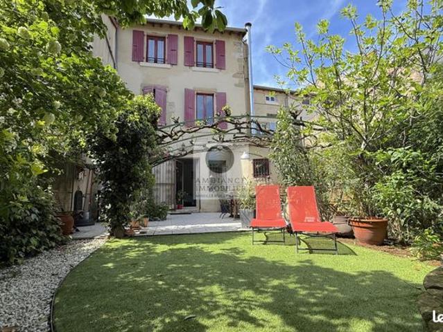 Maison 9 pièces 290 m²