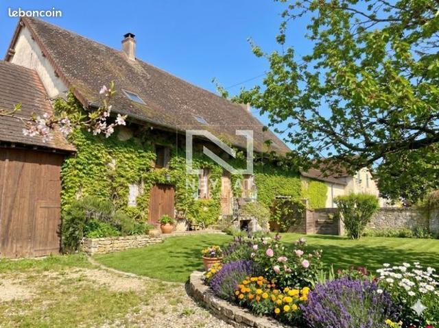 Maison 9 pièces 290 m²