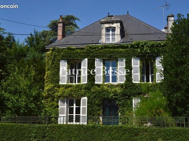 Maison 9 pièces 304 m²
