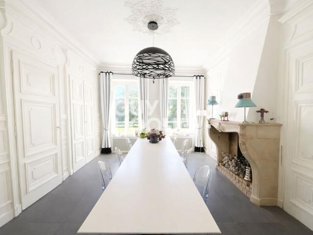 Maison 9 pièces 304 m²