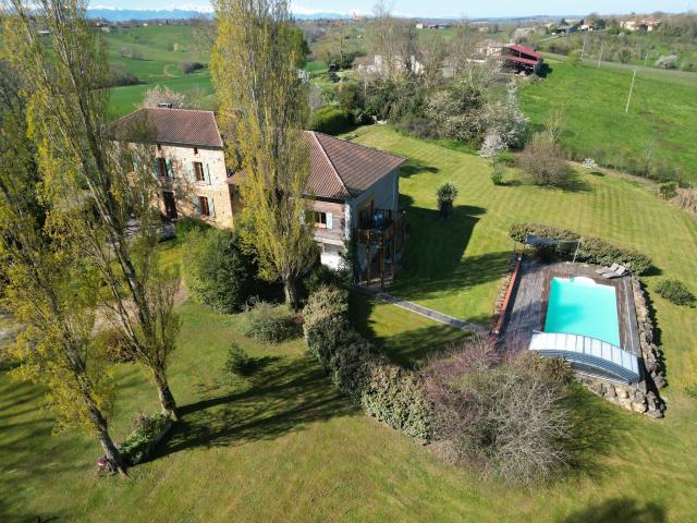 Maison 9 pièces 305 m²