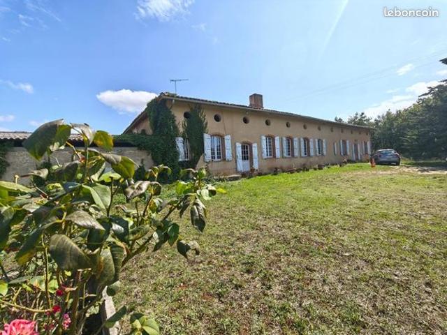 Maison 9 pièces 305 m²