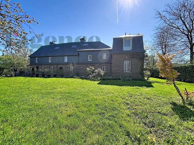 Maison 9 pièces 305 m²