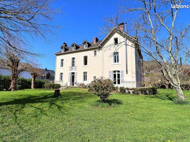 Maison 9 pièces 306 m²