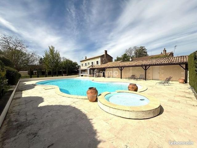 Maison 9 pièces 306 m²