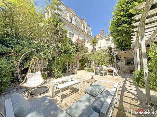 Maison 9 pièces 307 m²