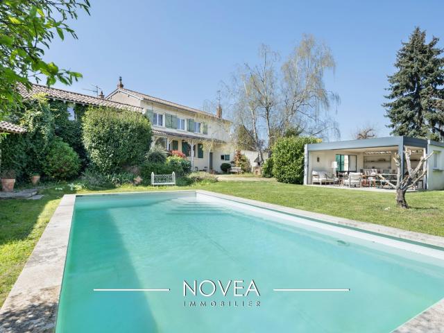 Maison 9 pièces 307 m²