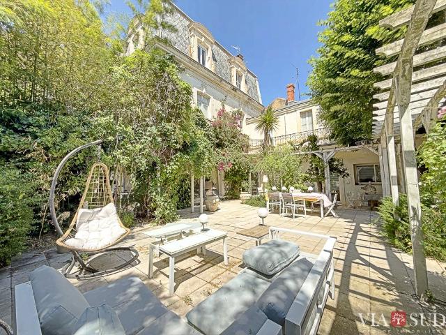 Maison 9 pièces 307 m²