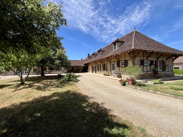 Maison 9 pièces 307 m²