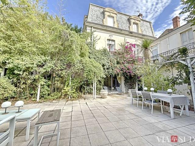 Maison 9 pièces 307 m²