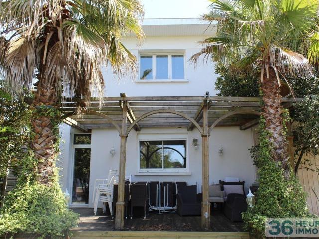 Maison 9 pièces 308 m²