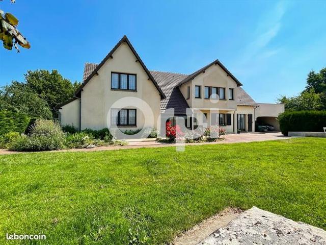 Maison 9 pièces 308 m²
