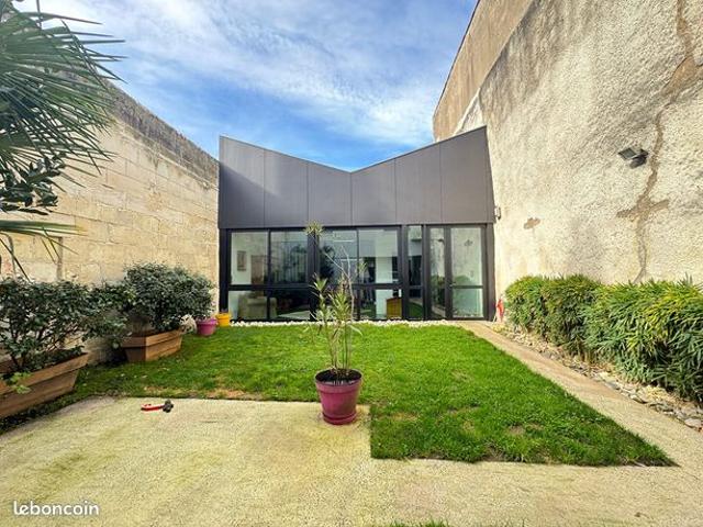 Maison 9 pièces 308 m²