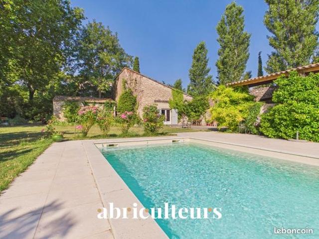 Maison 9 pièces 309 m²