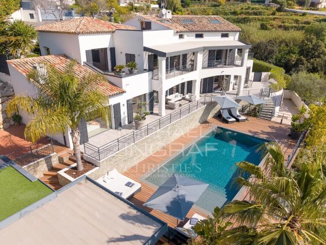 Maison 8 pièces 300 m²
