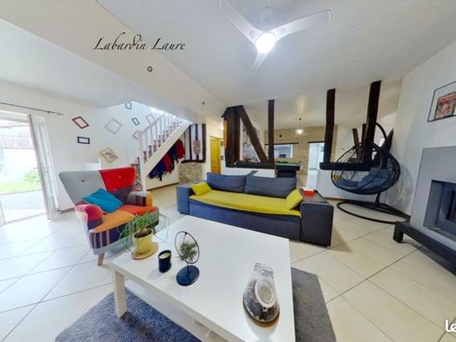 Maison 9 pièces 300 m²