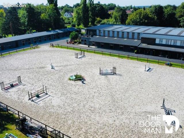 Maison 9 pièces 300 m²