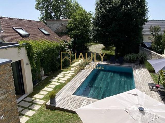 Maison 9 pièces 300 m²