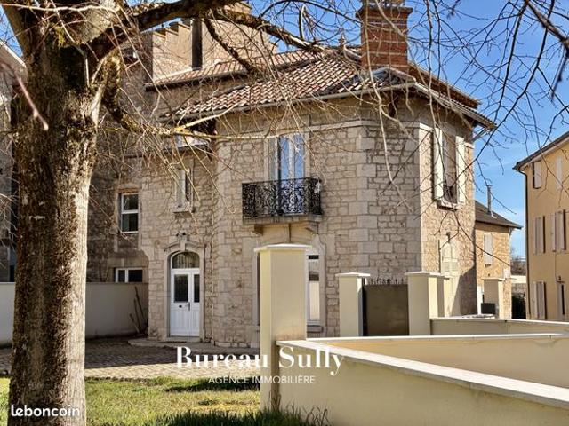 Maison 9 pièces 300 m²