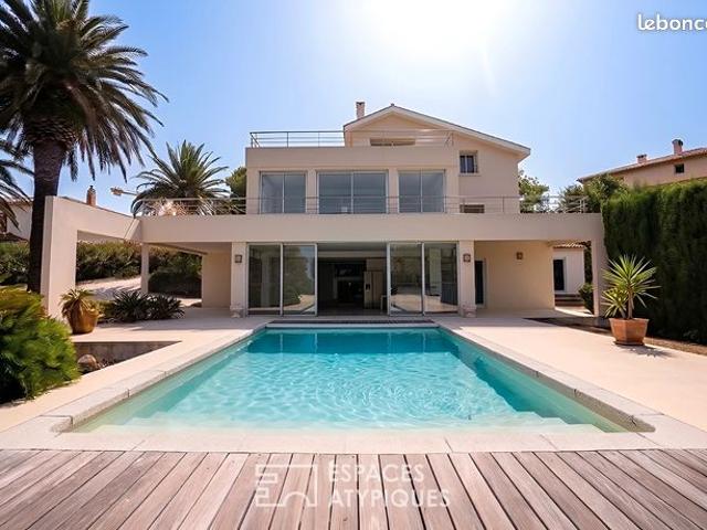 Maison 9 pièces 300 m²