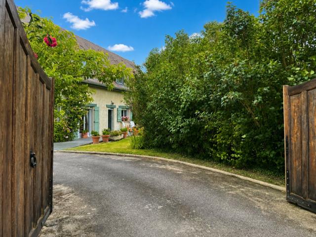 Maison 9 pièces 300 m²