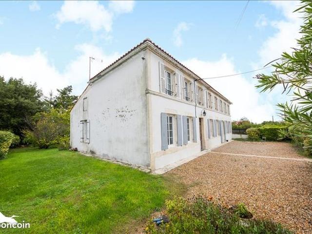 Maison 9 pièces 300 m²