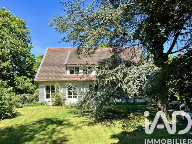 Maison 9 pièces 300 m²