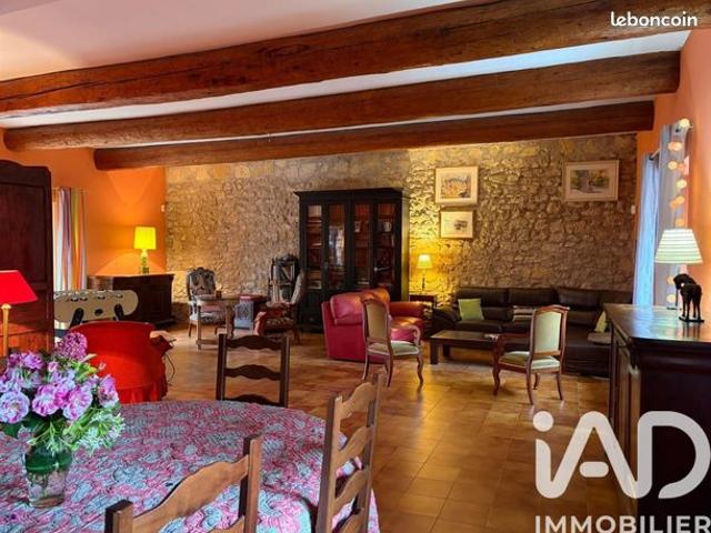 Maison 9 pièces 300 m²