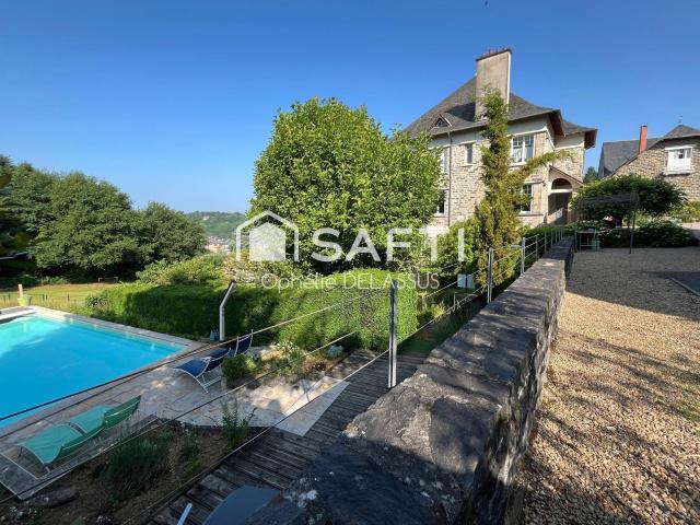 Maison 9 pièces 300 m²