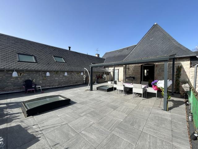 Maison 9 pièces 300 m²