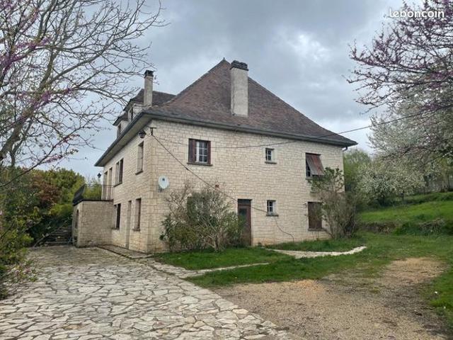 Maison 9 pièces 300 m²