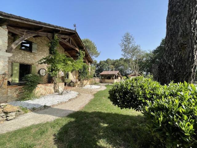 Maison 9 pièces 300 m²
