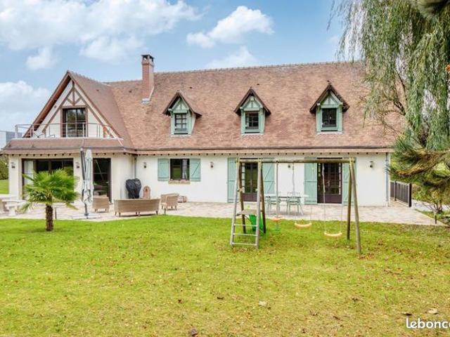 Maison 9 pièces 250 m²