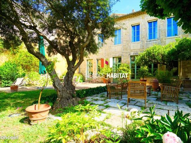 Maison 9 pièces 300 m²
