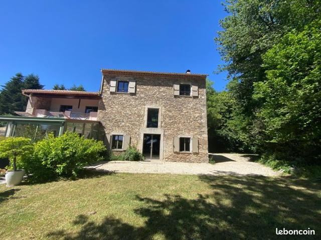 Maison 9 pièces 300 m²